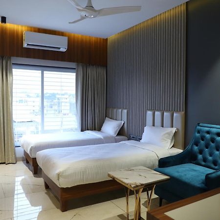 Hotel Florence Nanded Dış mekan fotoğraf
