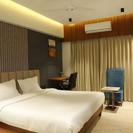 Hotel Florence Nanded Dış mekan fotoğraf