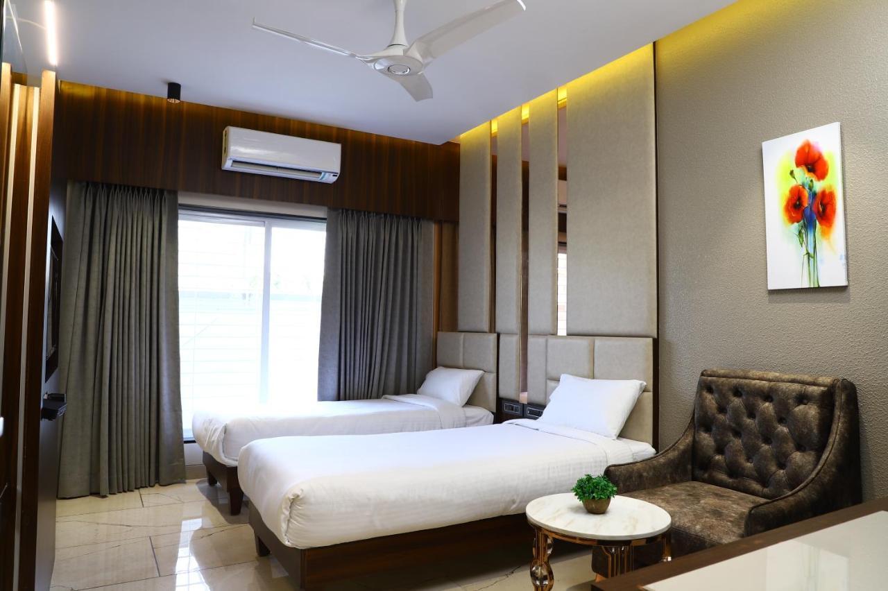 Hotel Florence Nanded Dış mekan fotoğraf