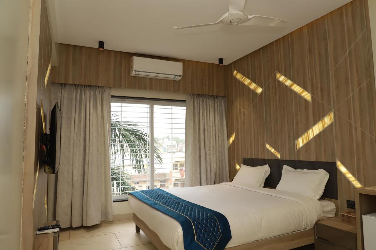 Hotel Florence Nanded Dış mekan fotoğraf