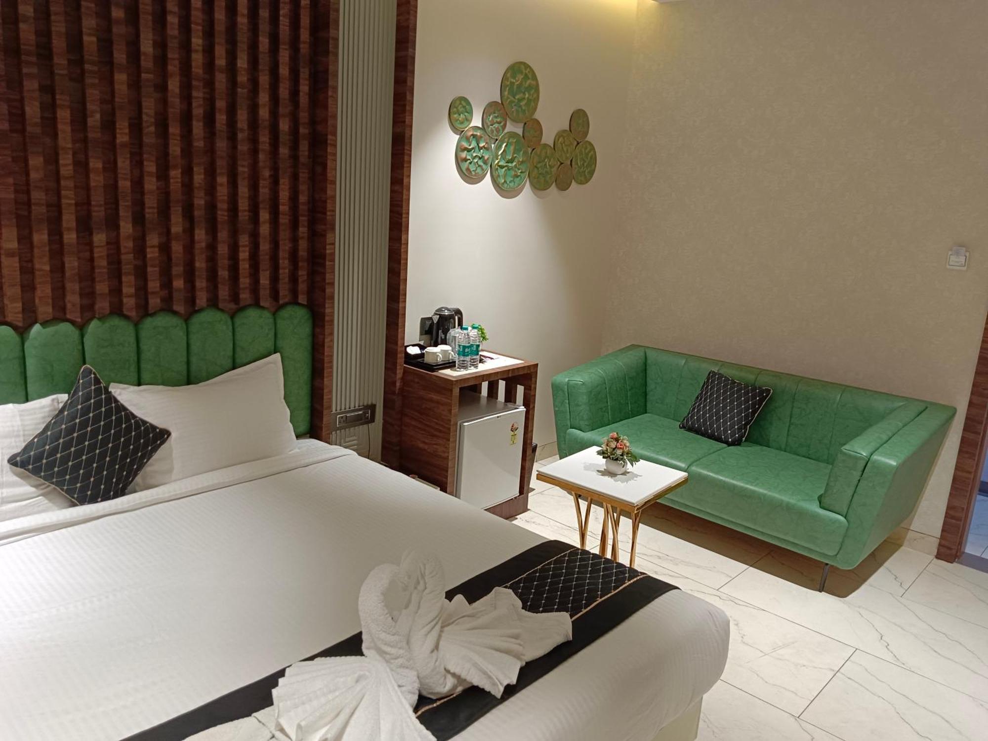 Hotel Florence Nanded Dış mekan fotoğraf