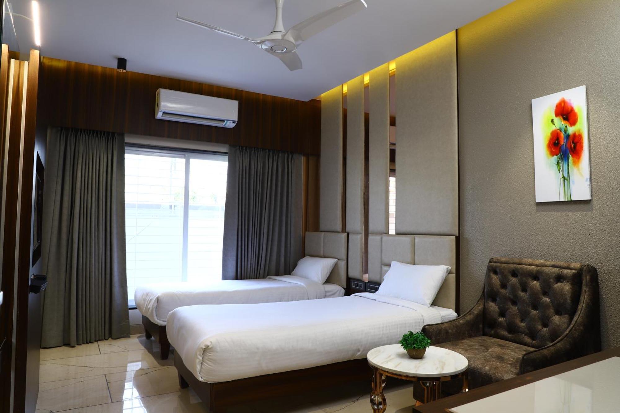 Hotel Florence Nanded Dış mekan fotoğraf