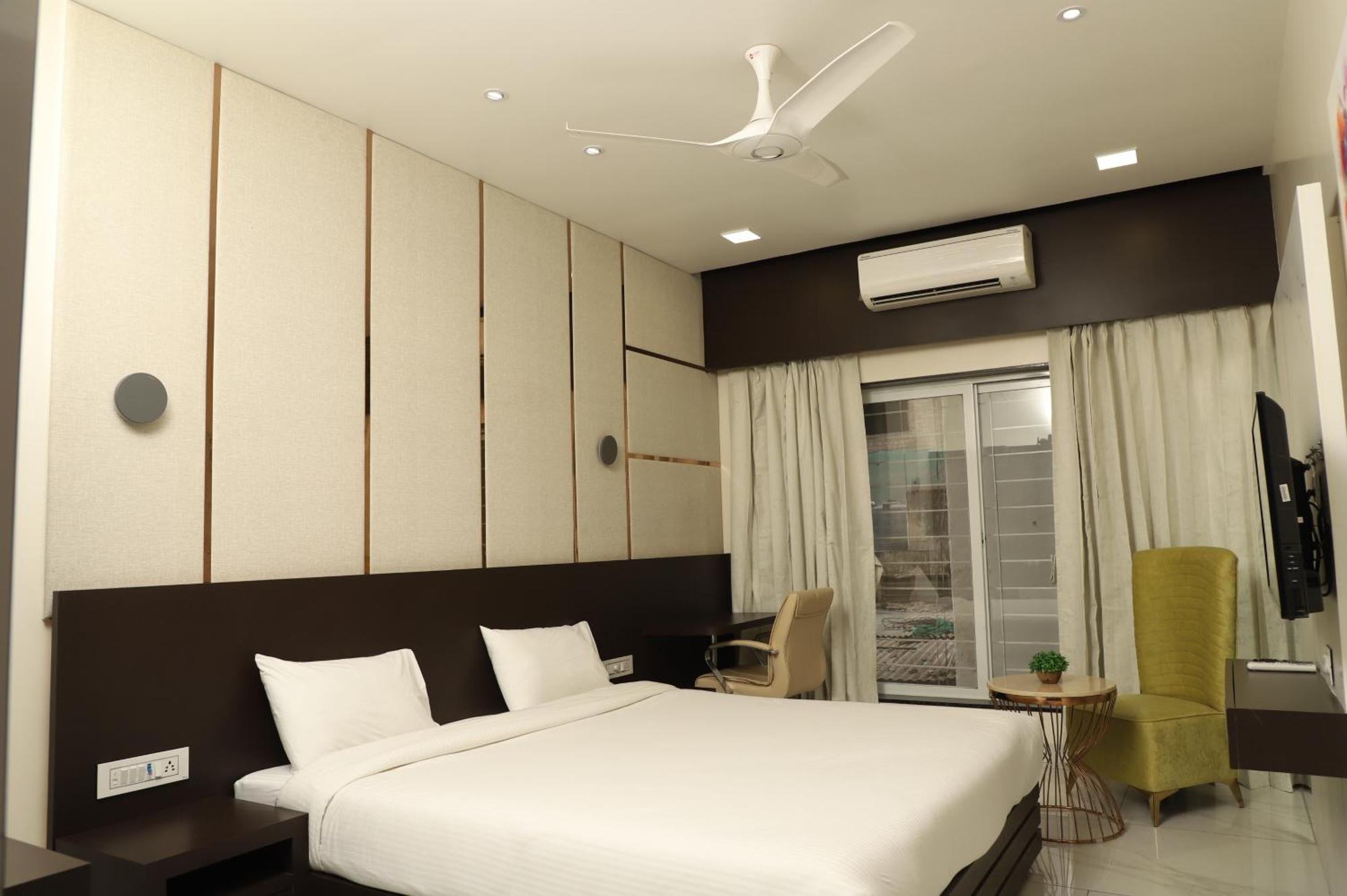 Hotel Florence Nanded Dış mekan fotoğraf
